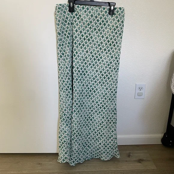 A&F Maxi Crinkle Skirt - Picture 1 of 4